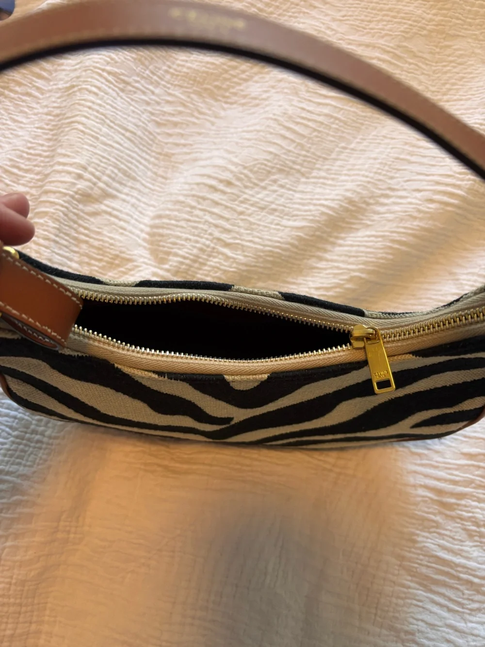 Celine 2021 Vintage Canvas Ava Bag - Picture 8 of 10